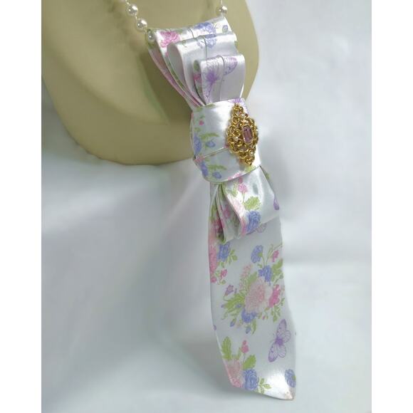 Handmade Vintage Tie Necklace Pastel Floral RMN Pearl Beads Upcycled Butterfly - Picture 3 of 14